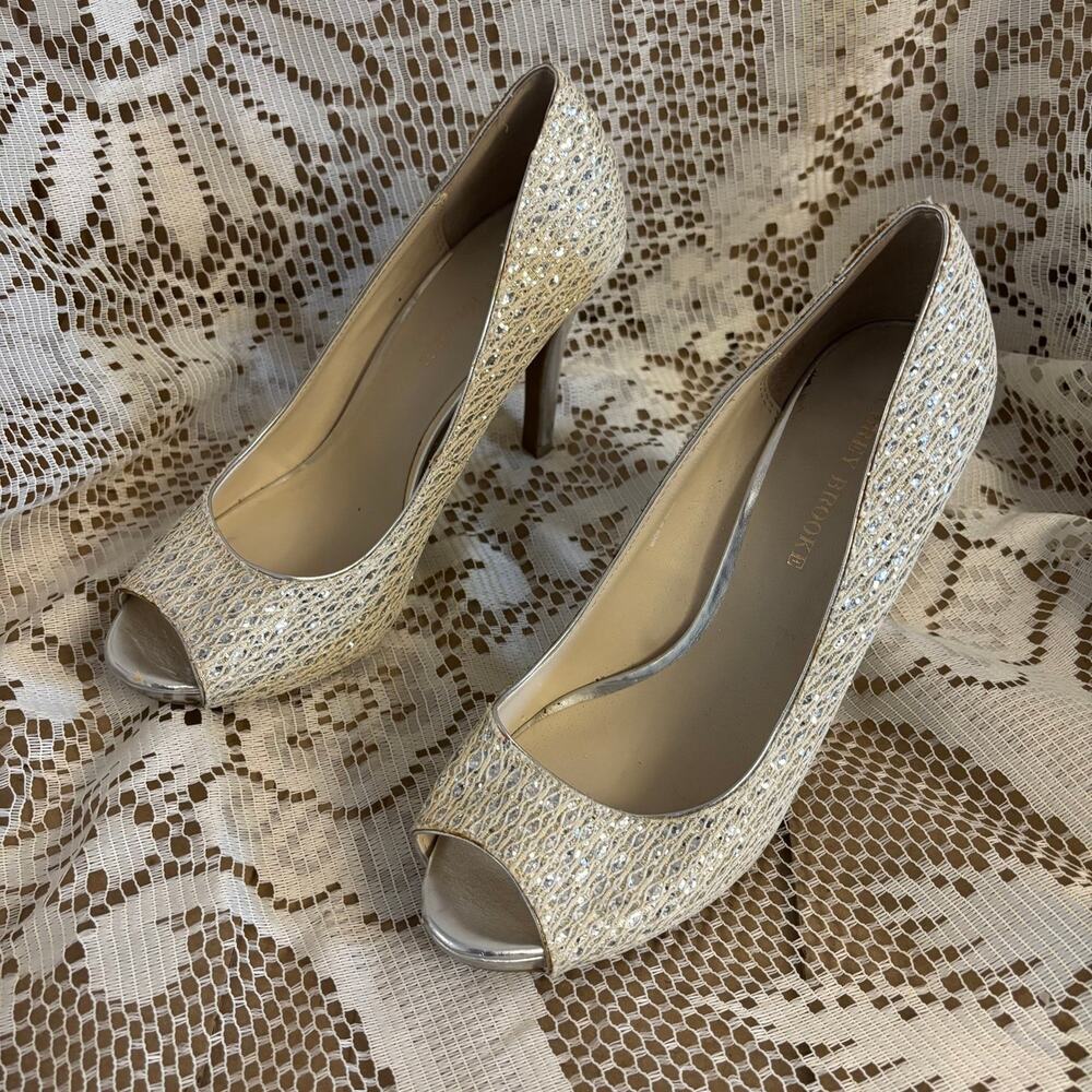 Audrey Brooke Women's US 9   Gold Sparkle Woven Textured Peep-Toe Heels